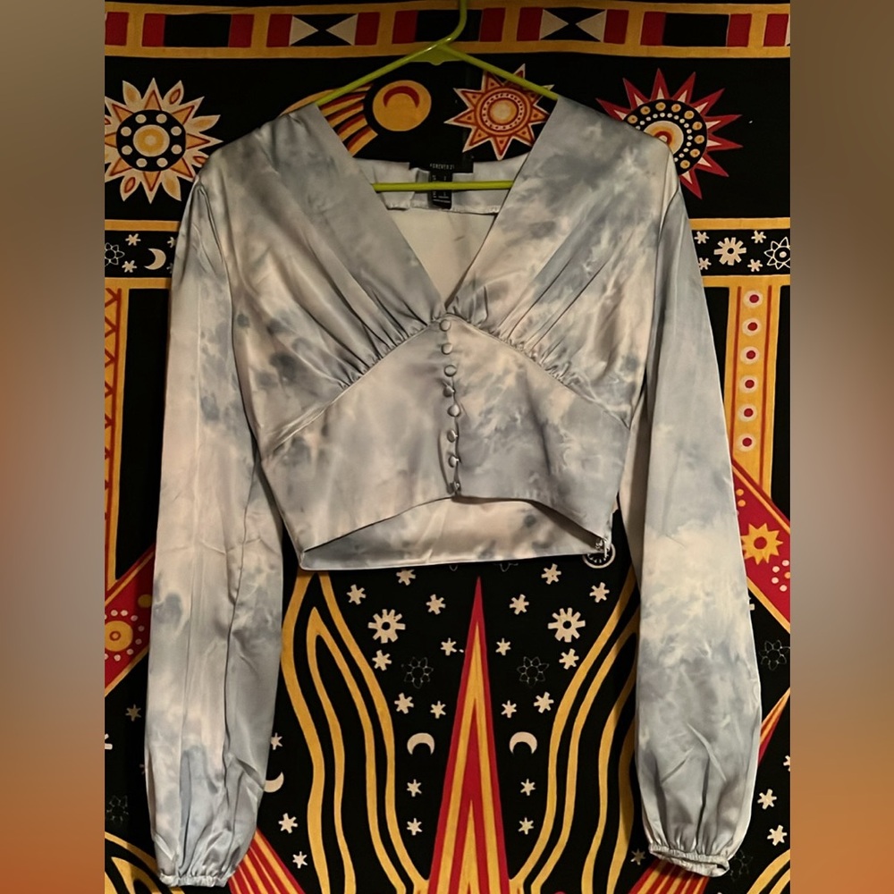 Forever 21 blouse cropped long sleeve